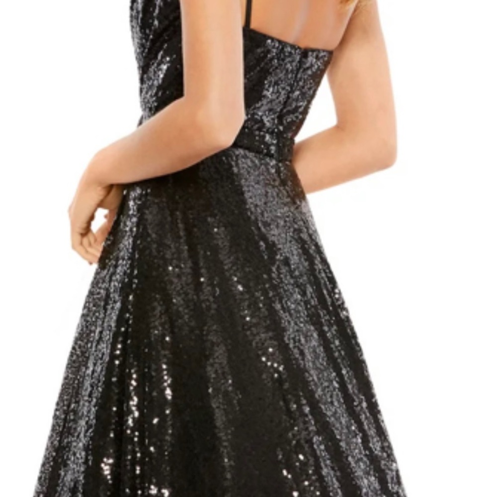 Mac Duggal black micro sequin ball gown WOW!! Size 6 STUNNING!